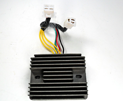 Voltage Regulator Rectifier 250cc YP VOG Type Motors 3 Pins in 4 Pin Male Jack + 3 Pins in 3 Pin Male Jack 109x84, Bolts Ctr to Ctr=81mm